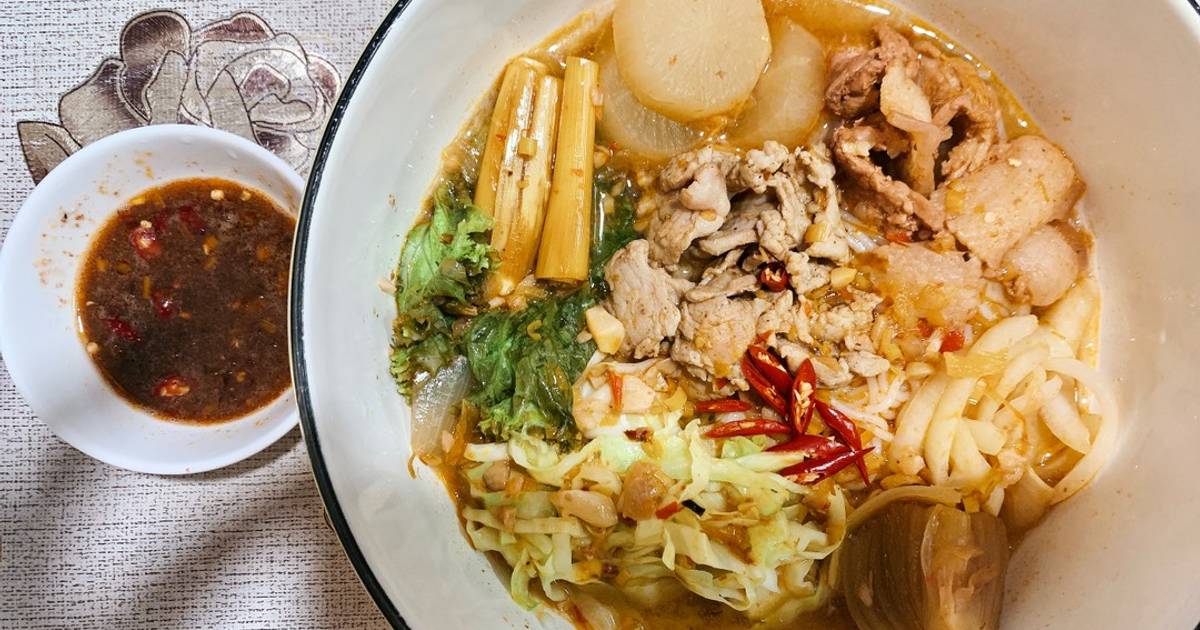 Bún bò mắm ruốc Nam Bộ