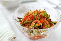 Kim chi dưa leo giòn cay với một công thức khá là đơn giản, dễ dàng với một hương vị đậm đà, cay cay rất ngon nha. Chị em hãy lưu lại công thức và làm ngay nào.