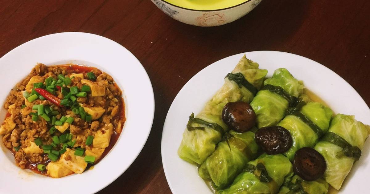 Bắp cải cuộn thịt sốt nấm