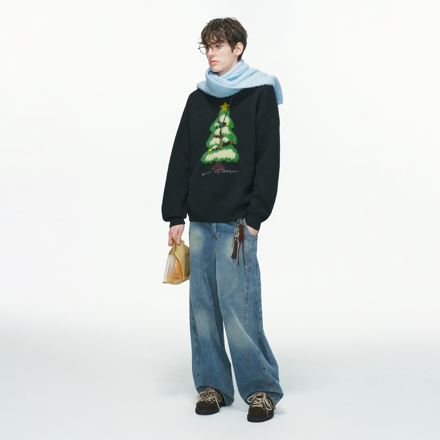 Unisex knitted sweater with Christmas motif