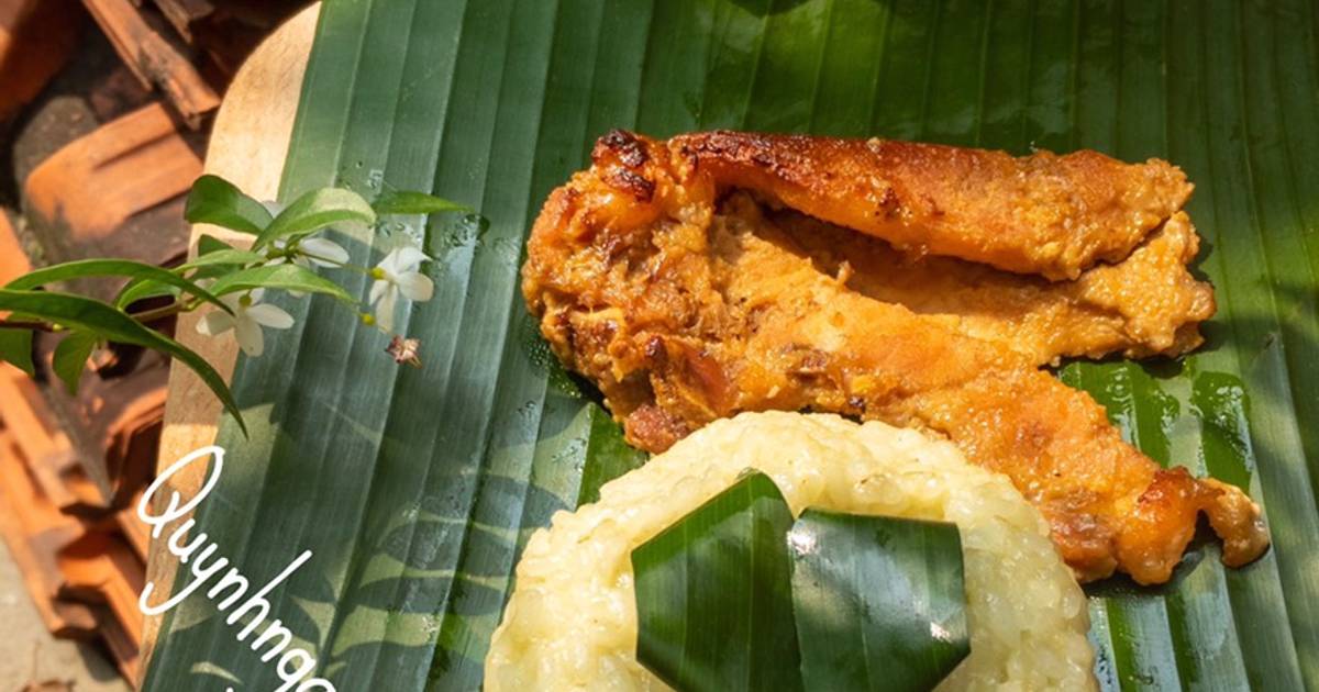 Xôi lá dứa ăn kèm sườn nướng