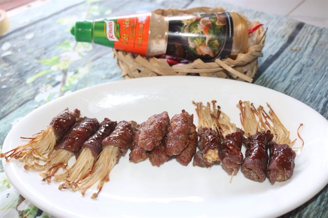Thịt Bò Cuốn Nấm Kim Châm Nướng Lò