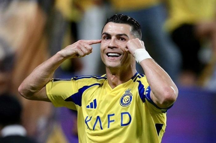 Ronaldo kiếm tiền nhiều nhất giới thể thao năm thứ 4 liên tiếp - Tạp chí Tri thức