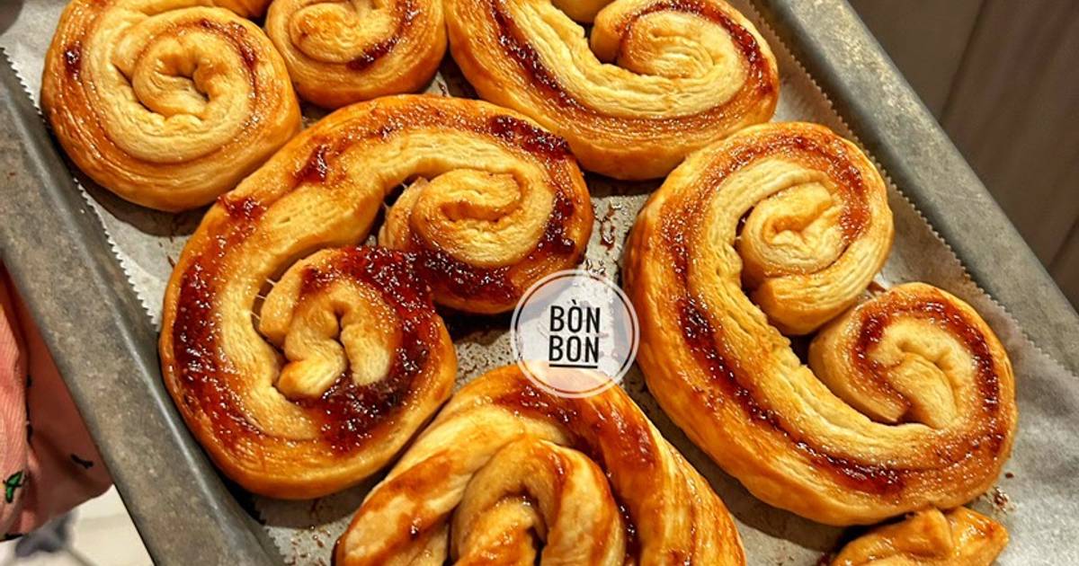 Bánh Ngàn Lớp Cuộn Mứt Dâu (Strawberry Jam Twists & Palmiers)