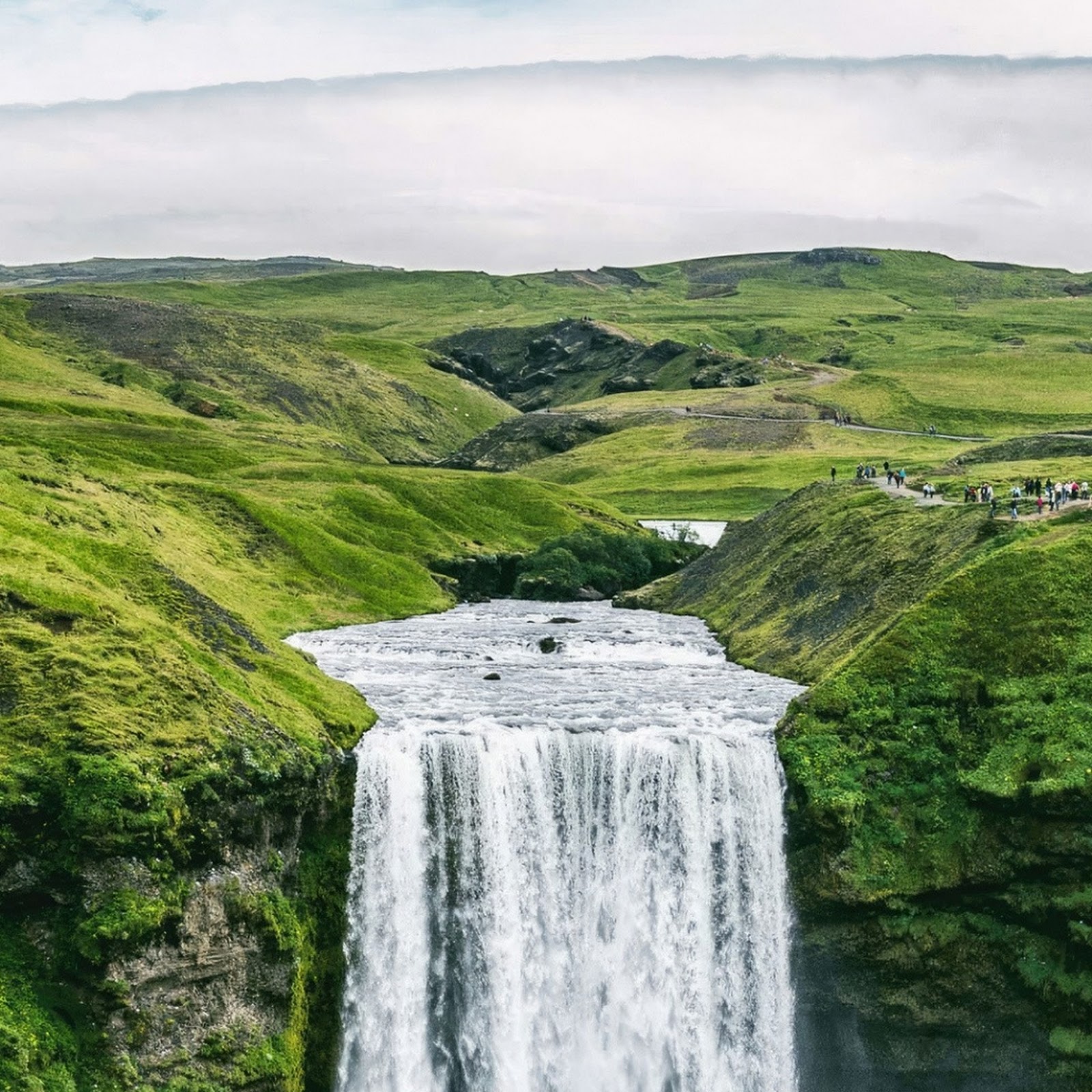Download The Majestic Skógafoss Waterfall iPhone