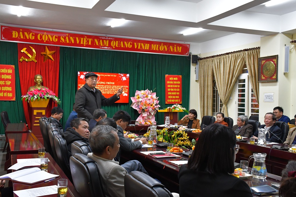 Đảng bộ Trường Đại học Tây Bắc tổ chức chương trình kỷ niệm 95 năm ngày thành lập Đảng; Ôn lại truyền thống lịch sử và gặp mặt các đồng chí nguyên Ủy viên ban thường vụ Đảng ủy, ban chấp hành Đảng bộ các nhiệm kỳ