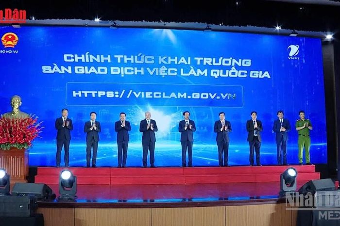 Khai trương Sàn giao dịch việc làm quốc gia, kết nối thị trường lao động trên nền tảng số - Báo Nhân Dân