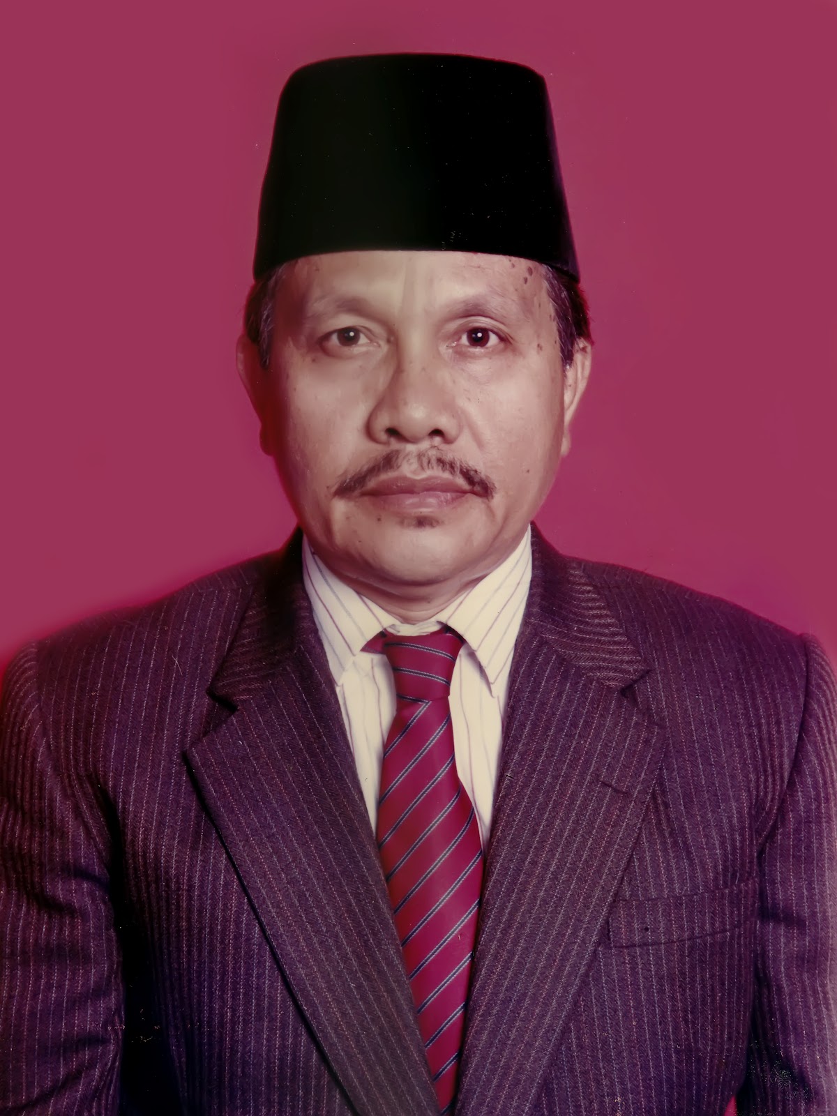 Drs. Toras Gultom