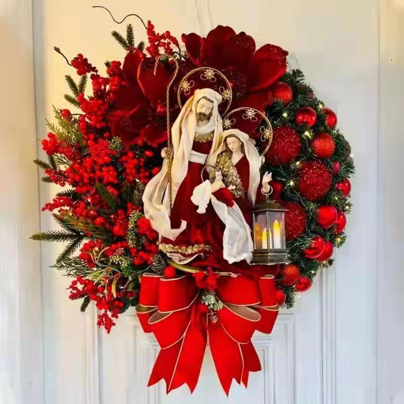 Weihnachtskranz mit dekorativer Öllampe und Blumen