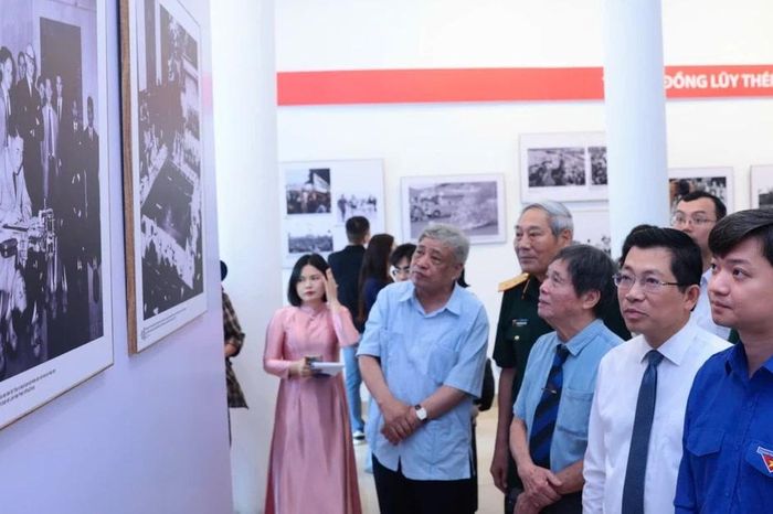 Hơn 90 bức ảnh kinh điển về '51 năm - Bản hùng ca thống nhất' - Báo Tiền Phong