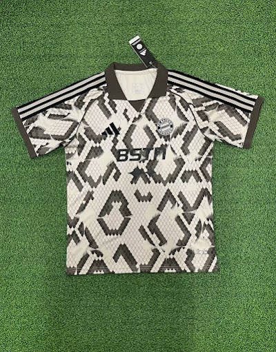 25-26 Bayern Munich Edición Especial.jpg