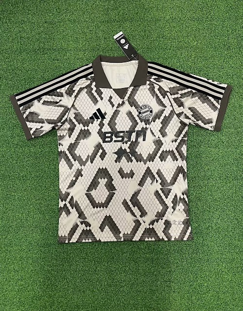25-26 Bayern Munich Edición Especial.jpg