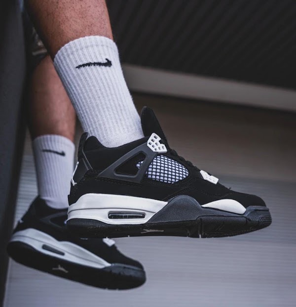 Jordan Retro 4 Negro Blanco