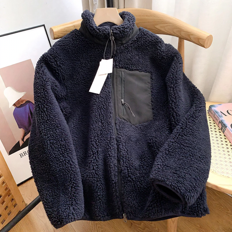 Locker geschnittene Fleecejacke mit Stehkragen und Taschen