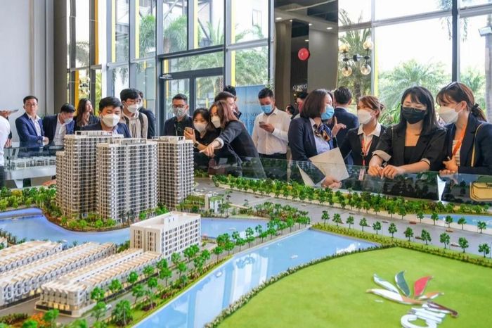 Hà Nội yêu cầu rà soát pháp lý loạt sàn bất động sản - Đài Phát thanh và truyền hình Hà Nội