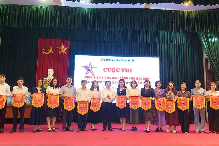 Cuộc thi hùng biện tiếng Anh dành cho học sinh xã Đại Xuyên - Đài Phát thanh và truyền hình Hà Nội