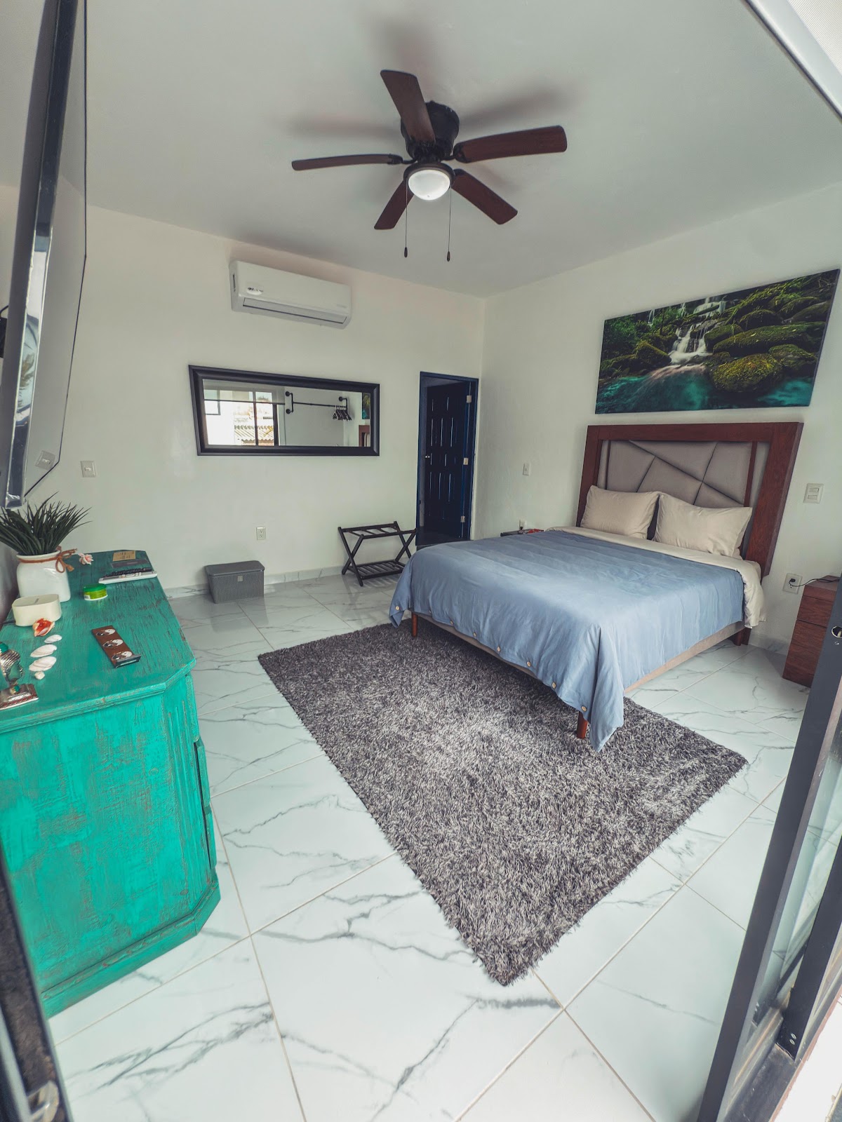 Villa Luna — suite reading corner