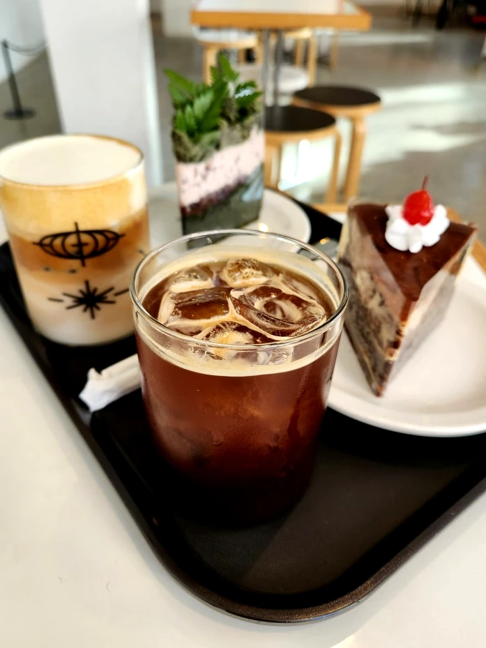 Radar Seongsu (레이더 성수): A Deep Dive into Seongsu's Multi-Story Dessert Haven - Seongsu Cafe, Radar Seongsu