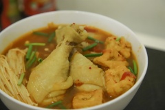 Vậy là dã hoàn thành xong một tô canh thật chất lượng rồi. Vào bếp và thử theo công thức của mình nhé.