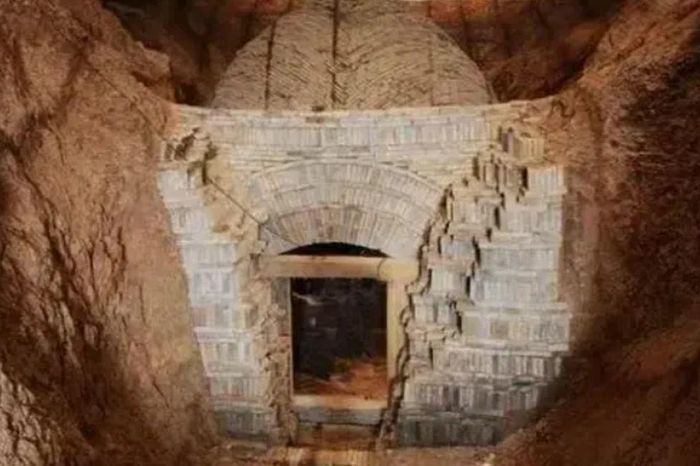 Mở quan tài lăng mộ cổ, công nhân chết lặng vì thứ còn sót lại - Báo Tri thức &amp; Cuộc sống