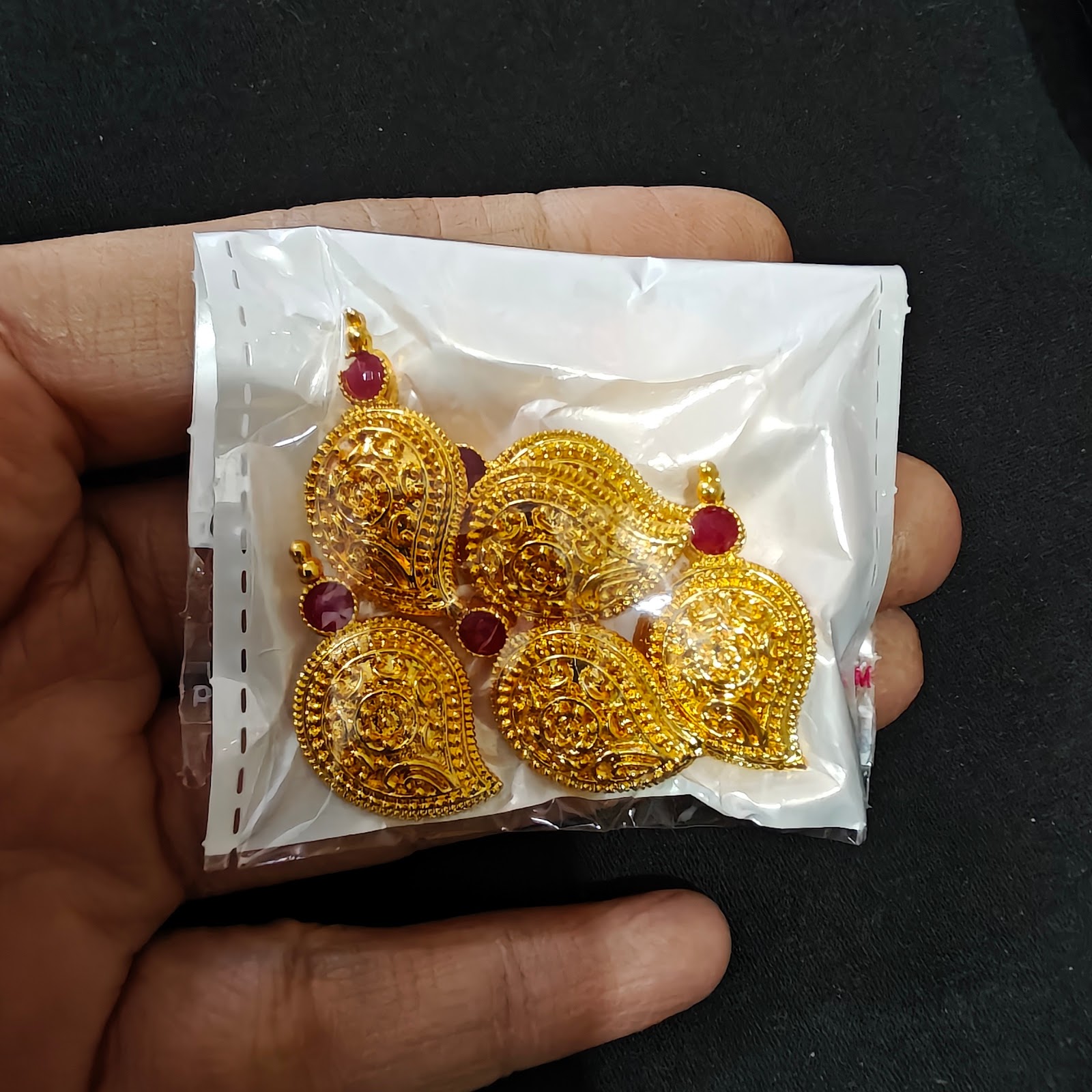 R68-GOLD KOYARI LEFT 6 AND RIGHT 6