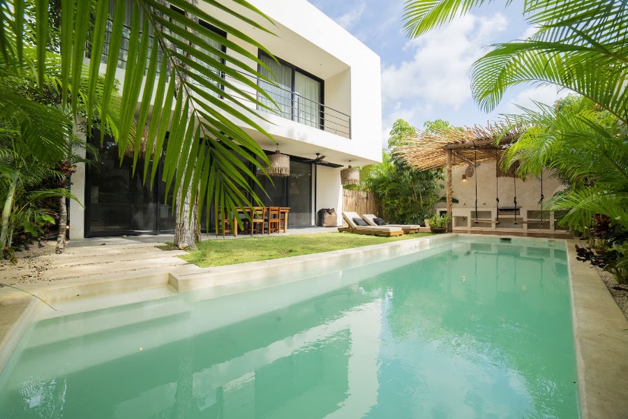 Long pool in the afternoon