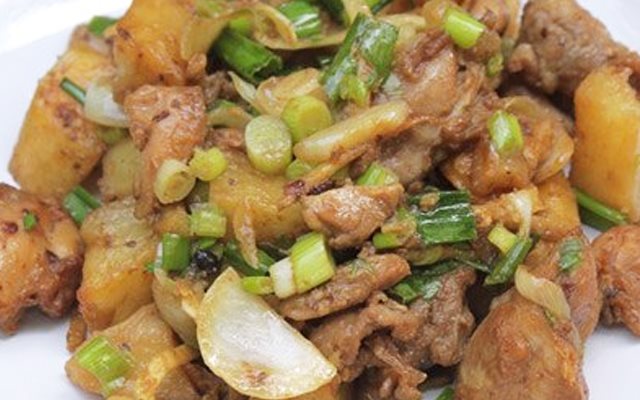 Thịt Gà Xào Khoai Tây Chiên