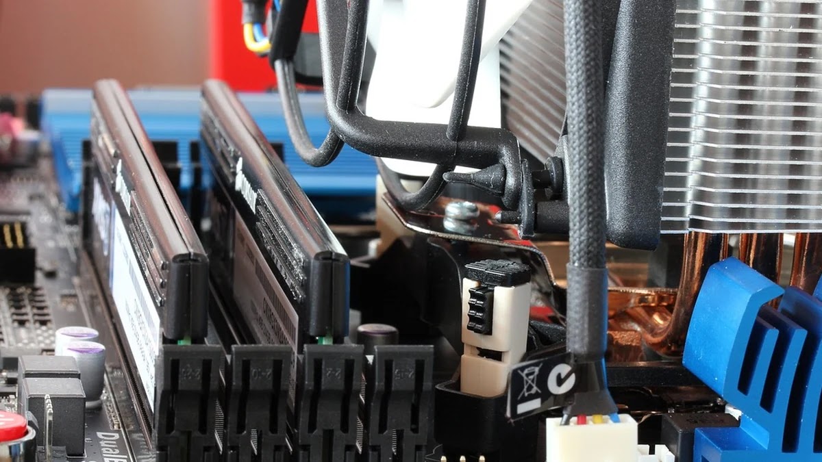 전자기기 메모리 종류별 구조와 성능 비교 기준