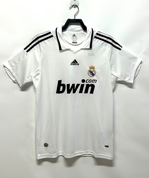 Equipación local del Real Madrid 2008-09.jpg