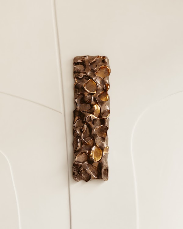 Textured bronze