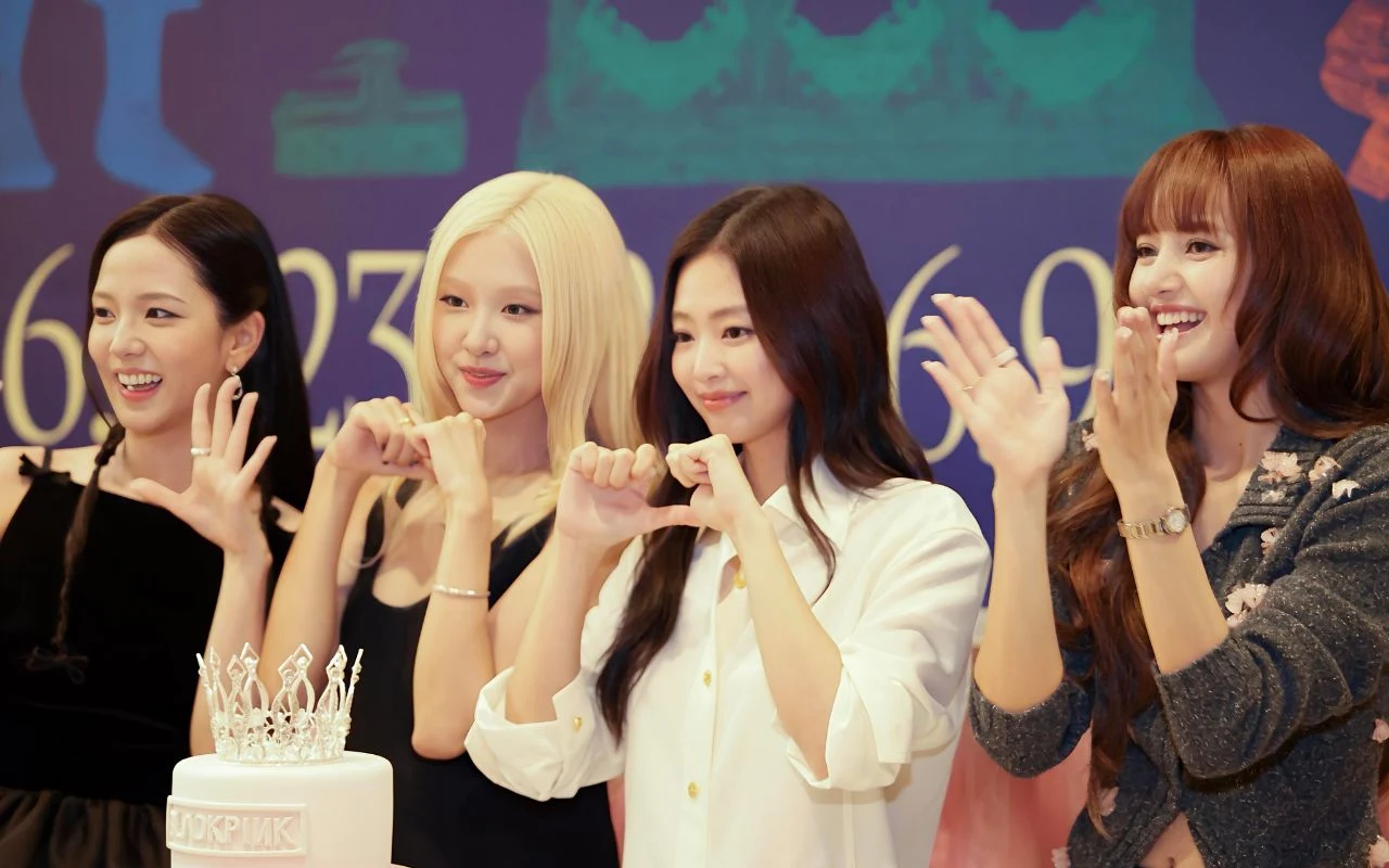 BLACKPINK Apologizes to BLINKs as All Four Members Reunite for 10th Anniversary