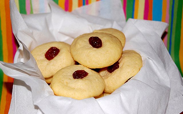 Bánh Cookies Bơ Nho Khô