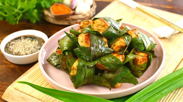 Gà Bọc Lá Dứa Chiên