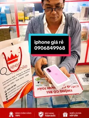 Khách hàng nhận iPhone màu hồng tại Queen Mobile #QueenMobile #iPhone #Apple #KhachHang #MoHop     Bạn có cho rằng trải 