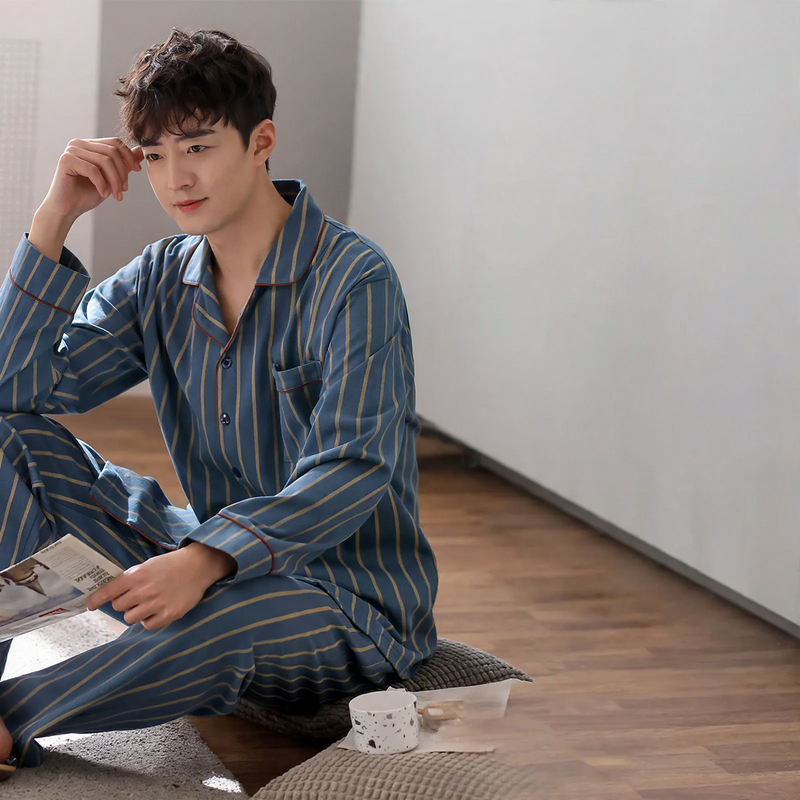 Herren-Pyjama-Set aus reiner Baumwolle, leicht