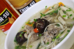 Vậy là đã hoàn thanh tô canh sườn nấm thơm ngon, ngọt nước dùng rồi đó. Chị em nhanh tay lưu ngay công thức lại và nấu cho cả nhà ăn ngay nhé.
