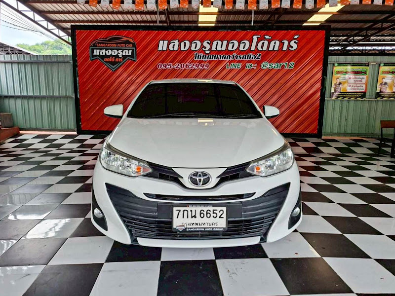 TOYOTA YARIS ATIV