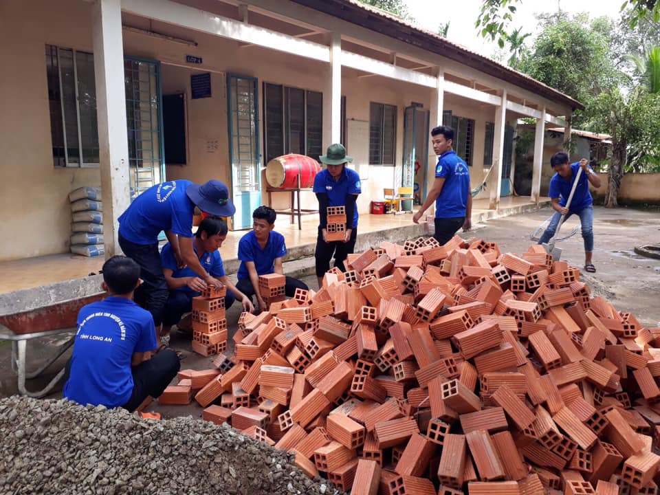 Chiến sĩ tình nguyện mùa hè xanh với những đóng góp cho quê hương