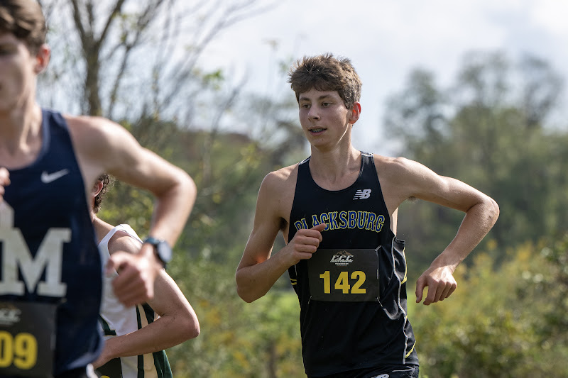 Photo from HS: Cross Country of Isaak Wisnioski