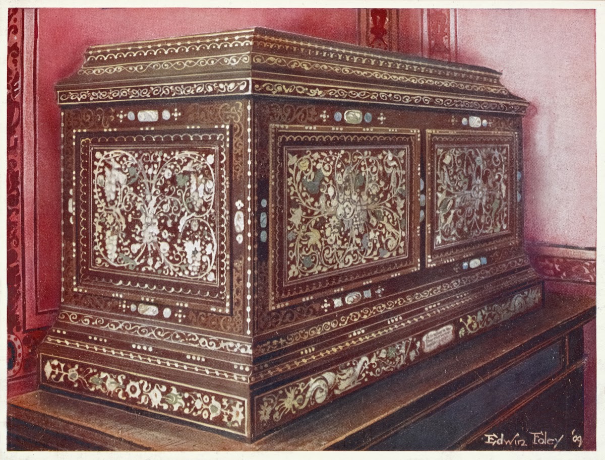 Inlaid jewel casket of walnut wood Panelled front sides and top 1910   1911