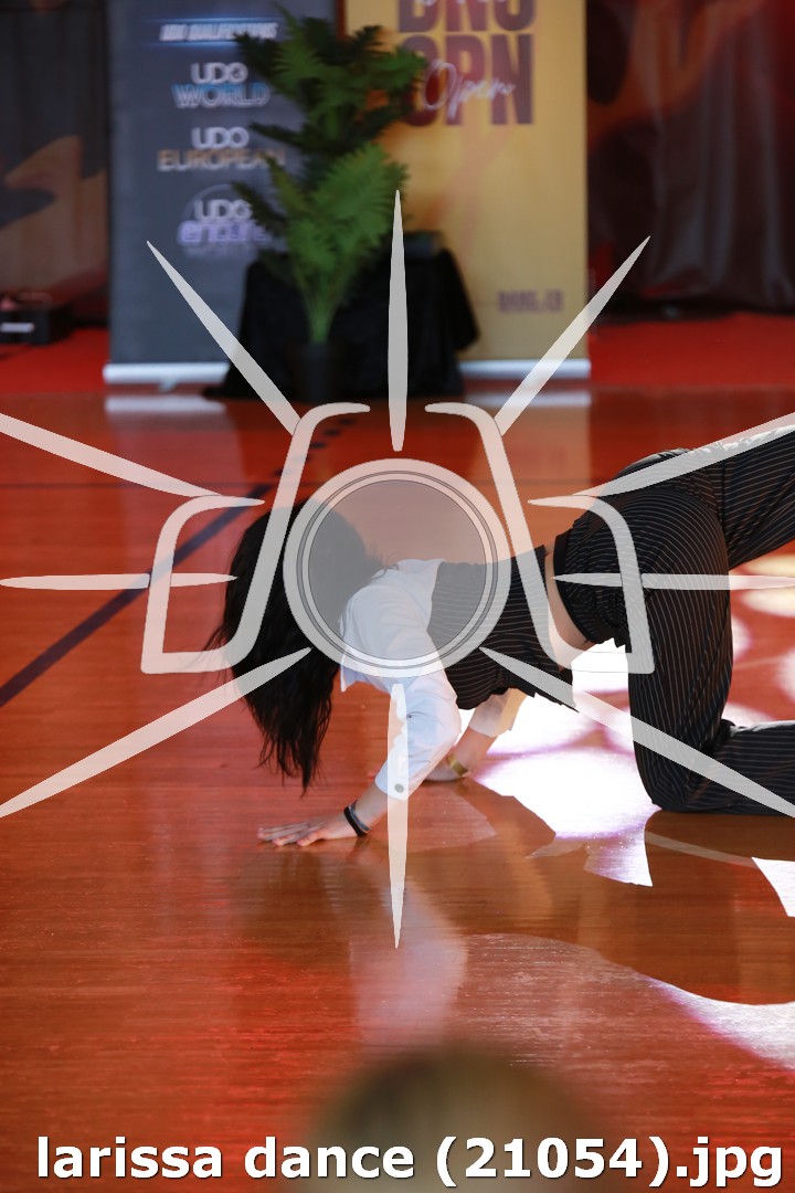 larissa dance (21054).jpg