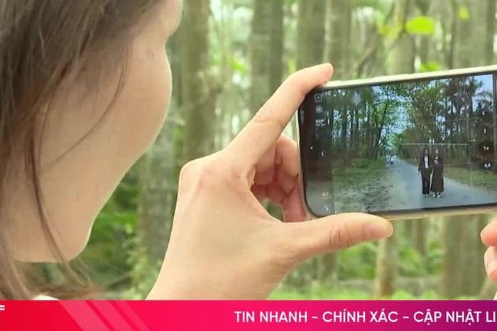 Check-in sống ảo: Khi cái tôi lớn hơn cái chung - Báo Hà Tĩnh