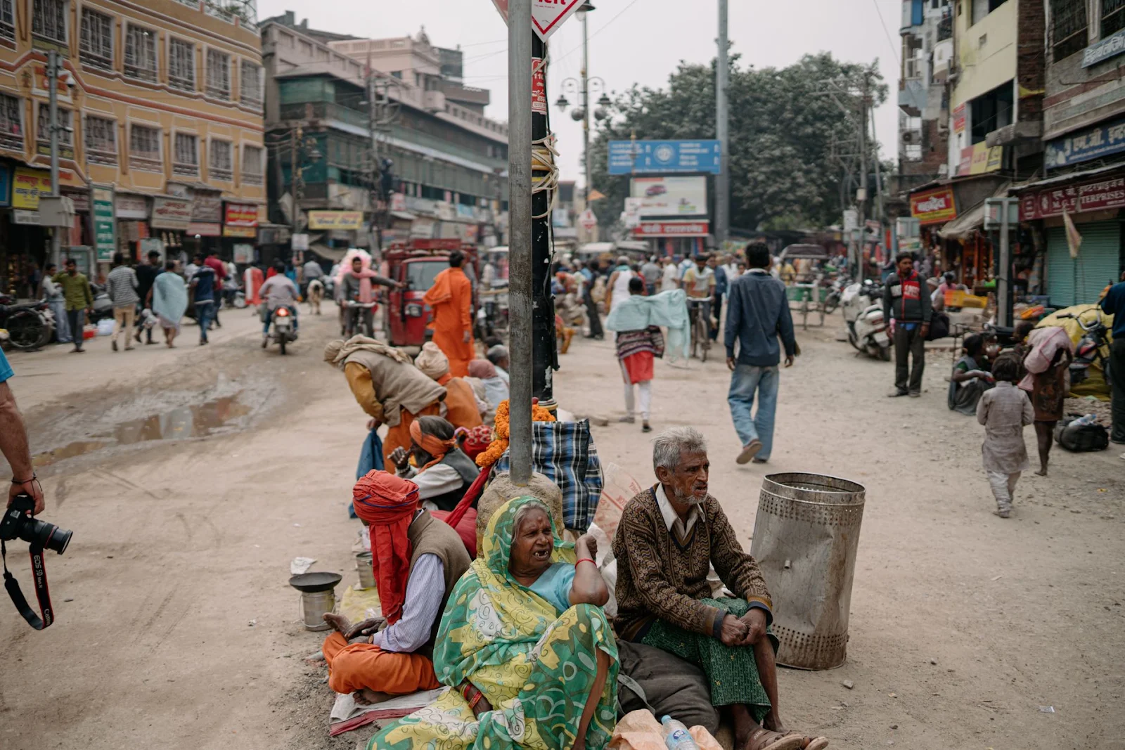 How far is Mirzapur from Varanasi?