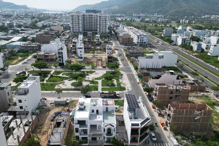Bản tin BĐS 12/4: Khai giá thấp để giảm thuế, người mua bán đối mặt rủi ro pháp lý - Báo Xây Dựng