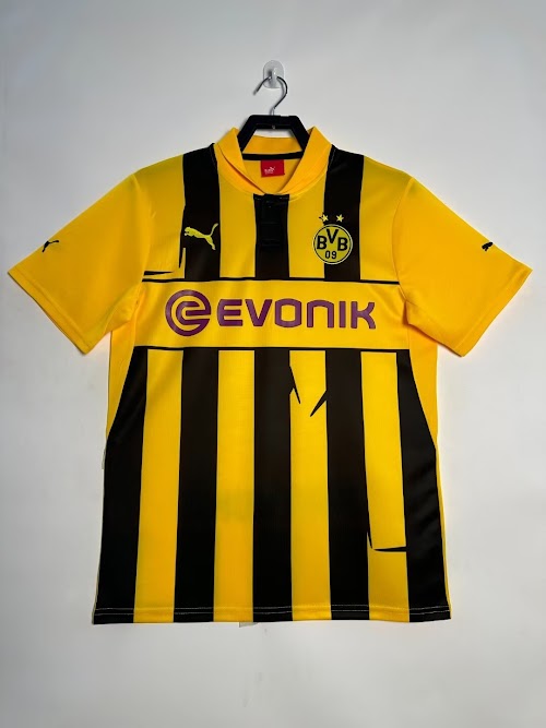 Equipación local del Dortmund 2012-13.jpeg