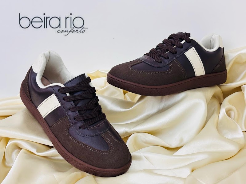 Zapatillas tipo retro con franja