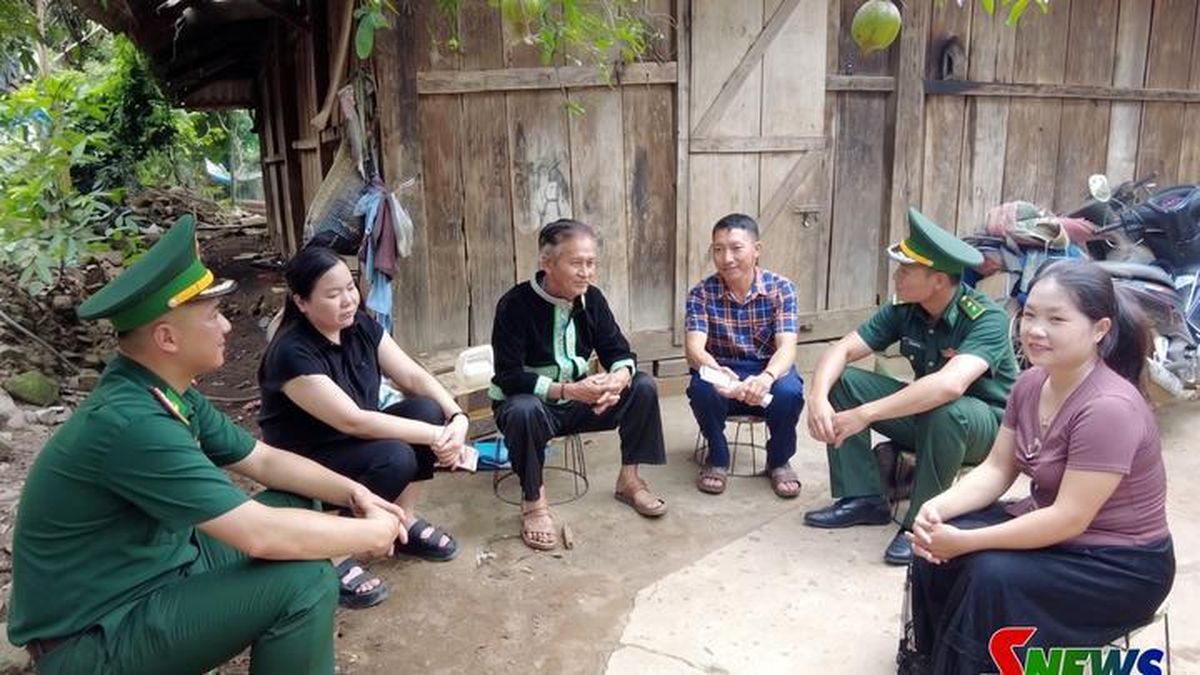 'Cột mốc sống' giữa lòng dân vùng cao - Báo Sơn La