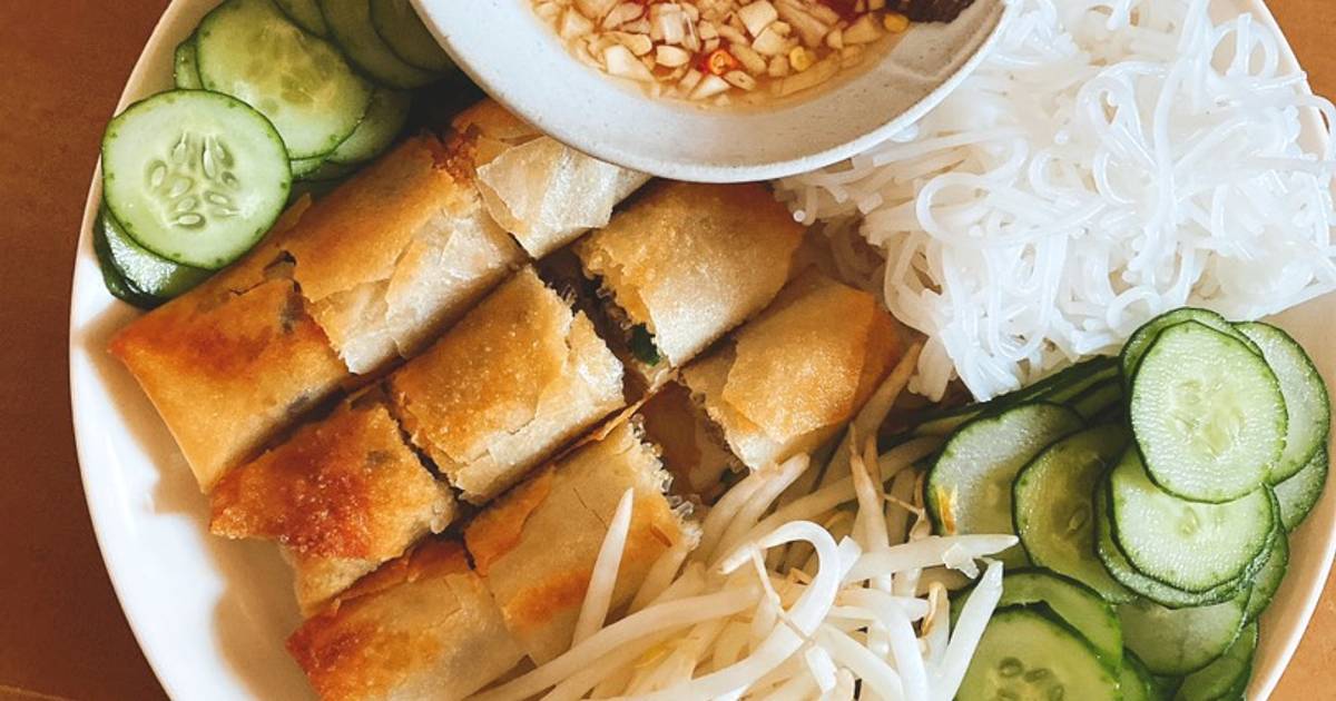 Bún chả giò