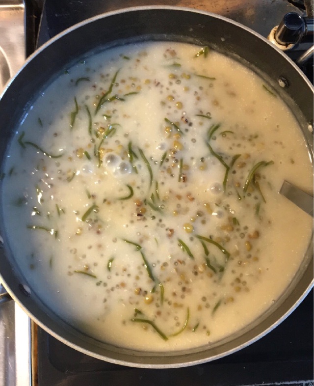 Chè Đậu Xanh Bột Báng Phổ Tai