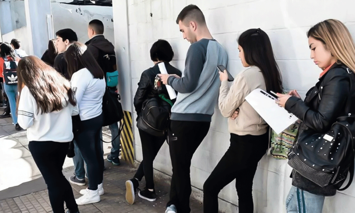 Youth Employment in Peru Highlights the Role of Specialized Higher Education in a Changing Labor Market